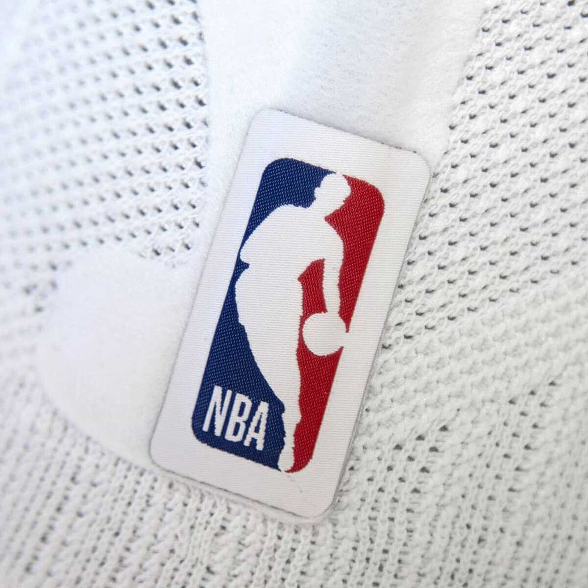 картинка Спортивная поддержка колена NBA Bauerfeind, белый от магазина Одежда+