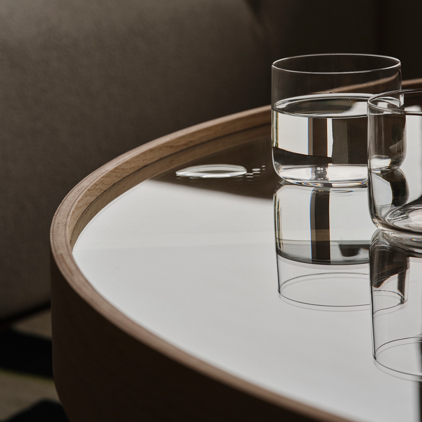 картинка Кофейный столик IKEA, цвет glass от магазина Одежда+