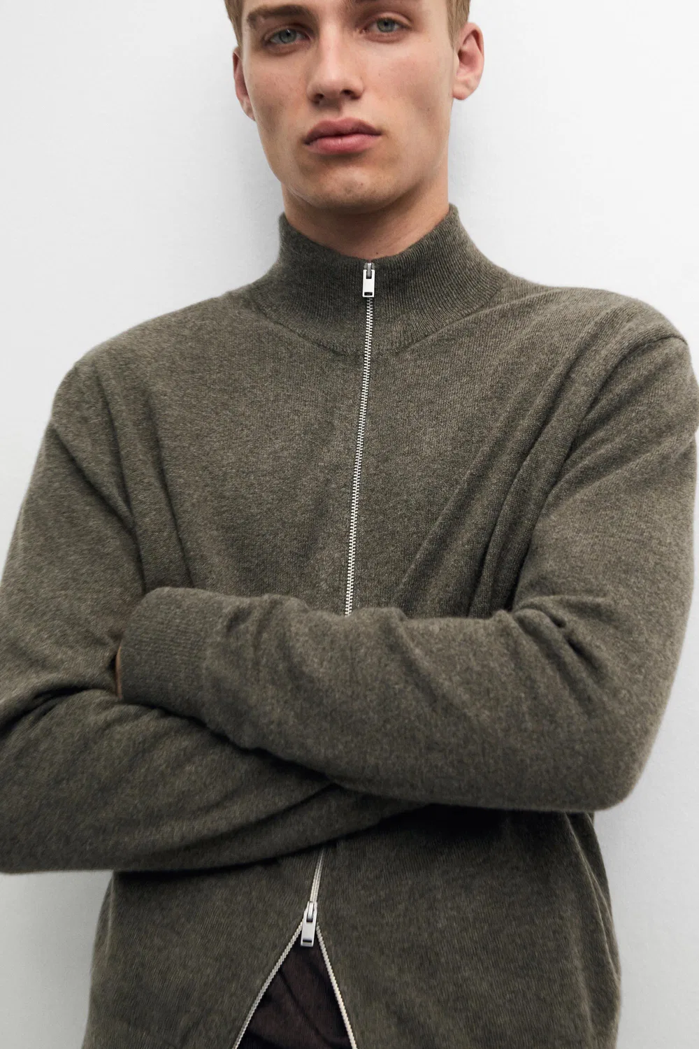 картинка Кардиган Massimo Dutti 100% Cashmere Zip-Up Knit, зеленоватый от магазина Одежда+