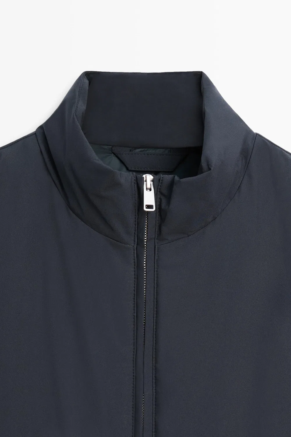 картинка Жилет Massimo Dutti Ultra-lightweight Water-repellent Down, темно-синий от магазина Одежда+