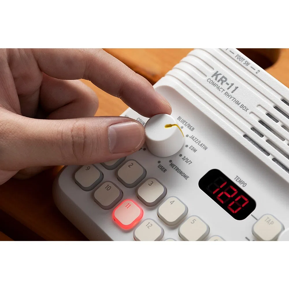 картинка KORG KR-11 Компактная ритм-машина от магазина Одежда+