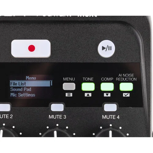 картинка Портативный многоканальный рекордер подкастов Zoom PodTrak P4next от магазина Одежда+