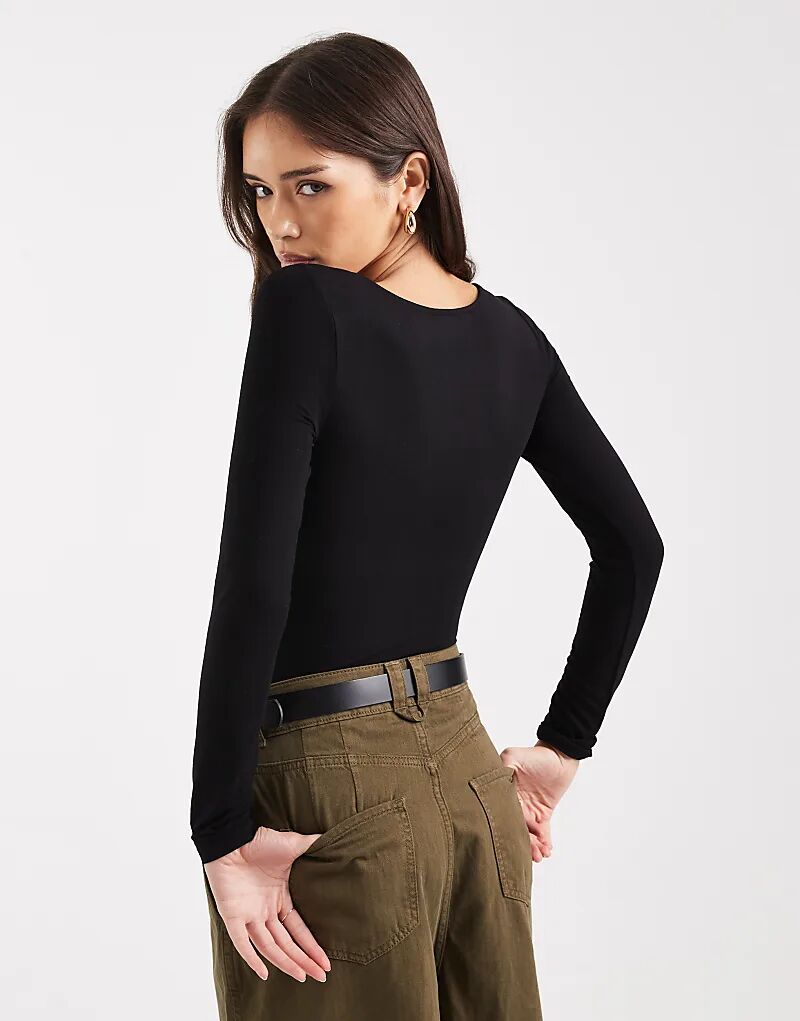 картинка Боди Miss Selfridge с длинными рукавами и запахом, черного цвета от магазина Одежда+