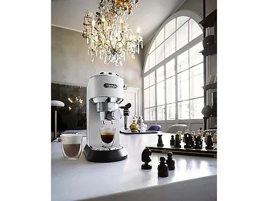 картинка Кофеварка рожковая DeLonghi EC 685, белый от магазина Одежда+