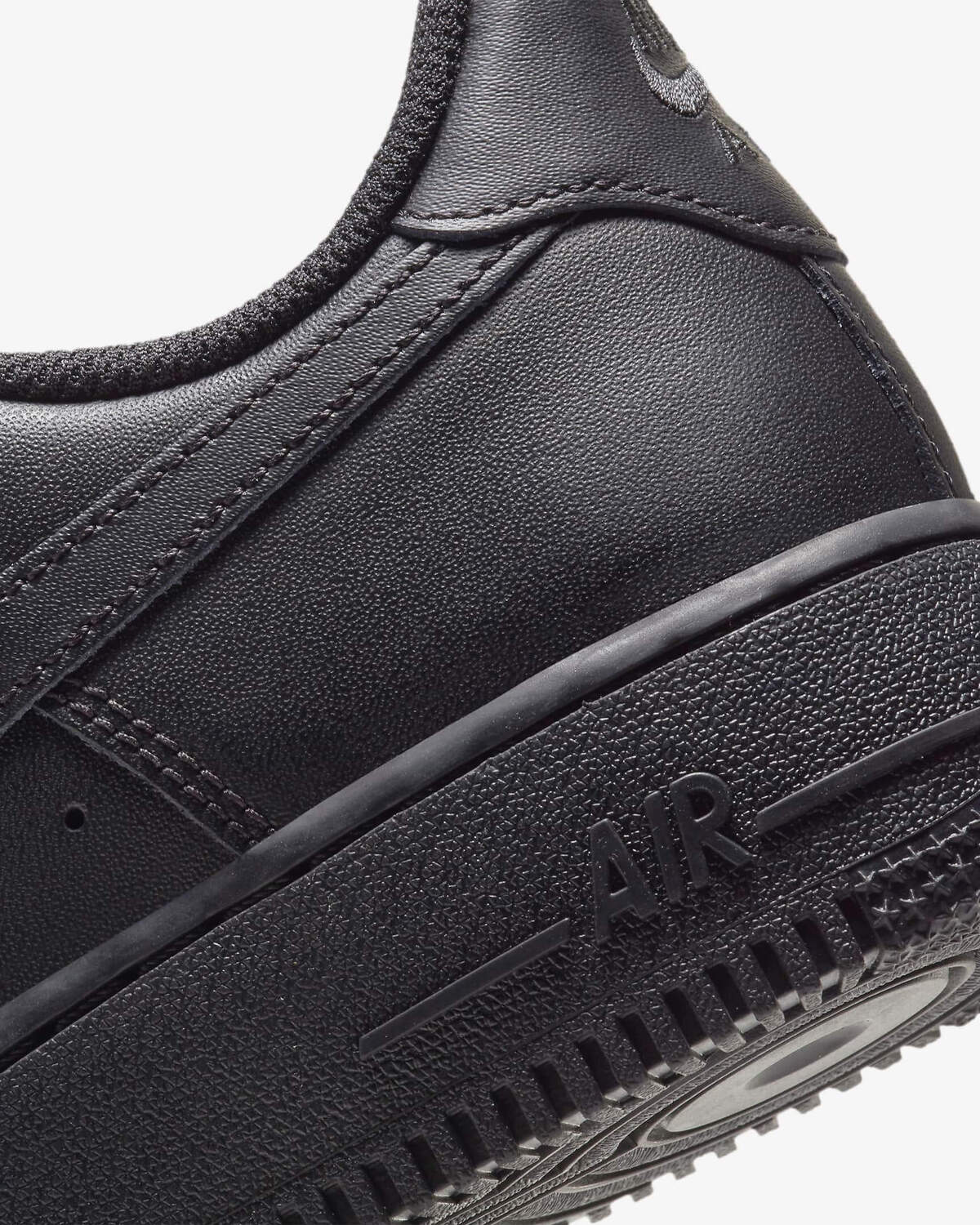 картинка Кроссовки Nike Air Force 1 '07 Triple Black от магазина Одежда+