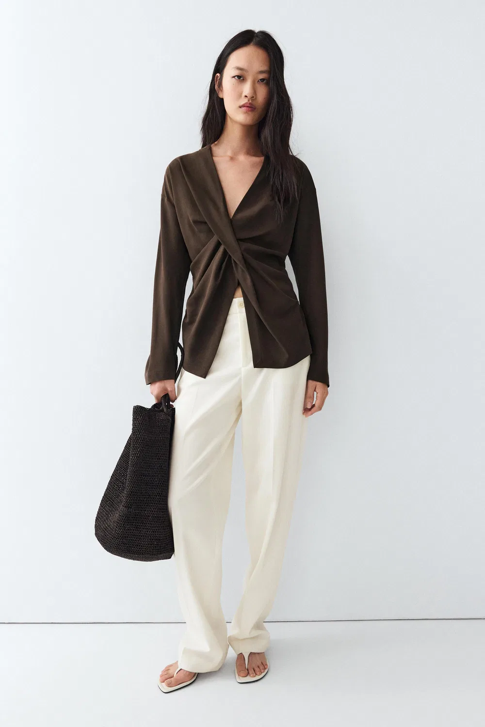 картинка Блузка Massimo Dutti, струящаяся, с драпировкой, коричневая от магазина Одежда+