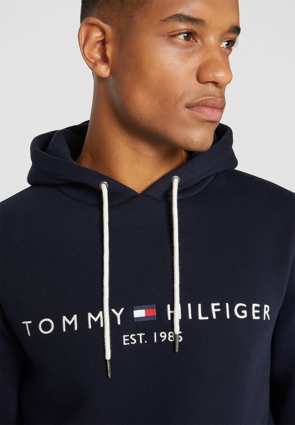 картинка Худи Tommy Hilfiger синего цвета от магазина Одежда+