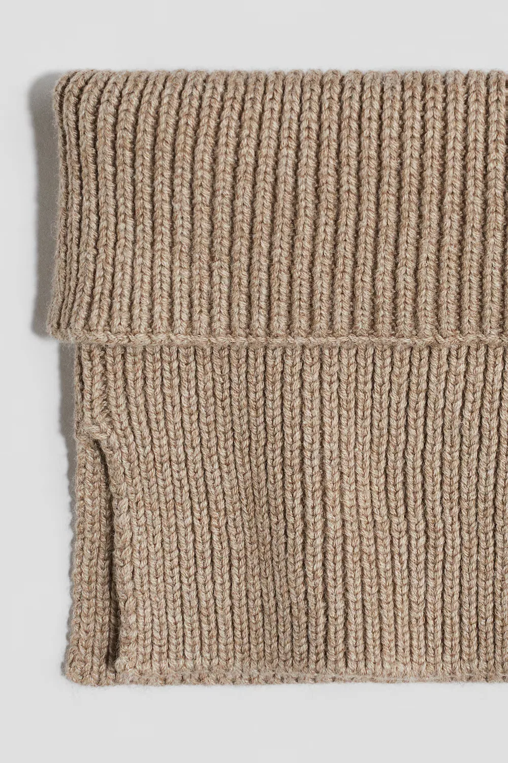 картинка Вязаный шарф-труба в рубчик H&M, Beige от магазина Одежда+