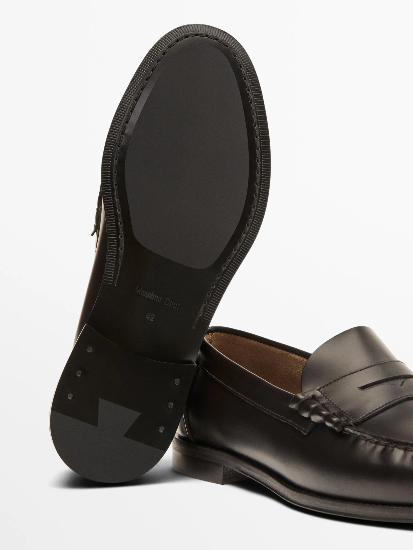 картинка Лоферы мужские Massimo Dutti Leather With Penny Strap, коричневый от магазина Одежда+