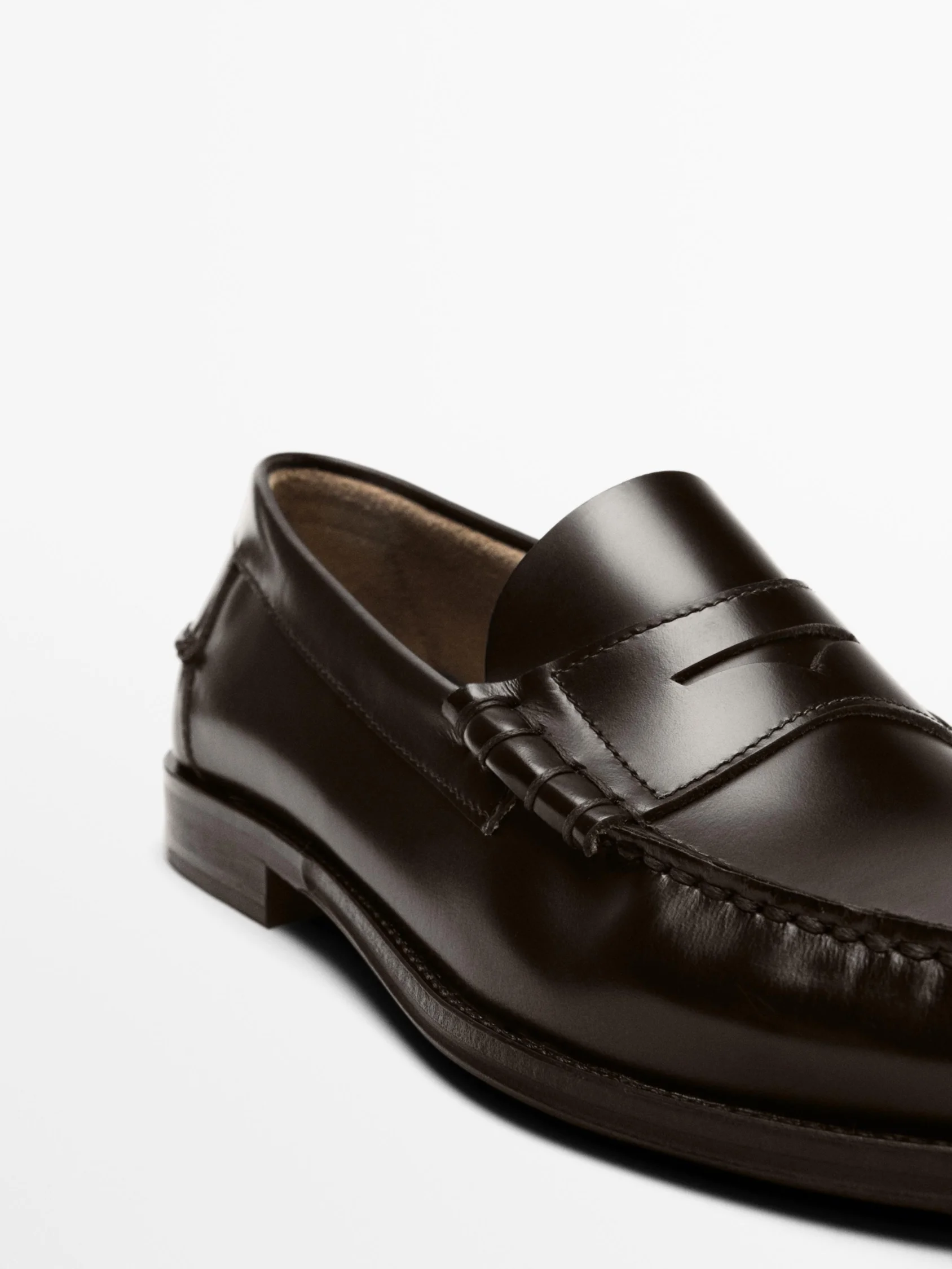 картинка Лоферы мужские Massimo Dutti Leather With Penny Strap, коричневый от магазина Одежда+