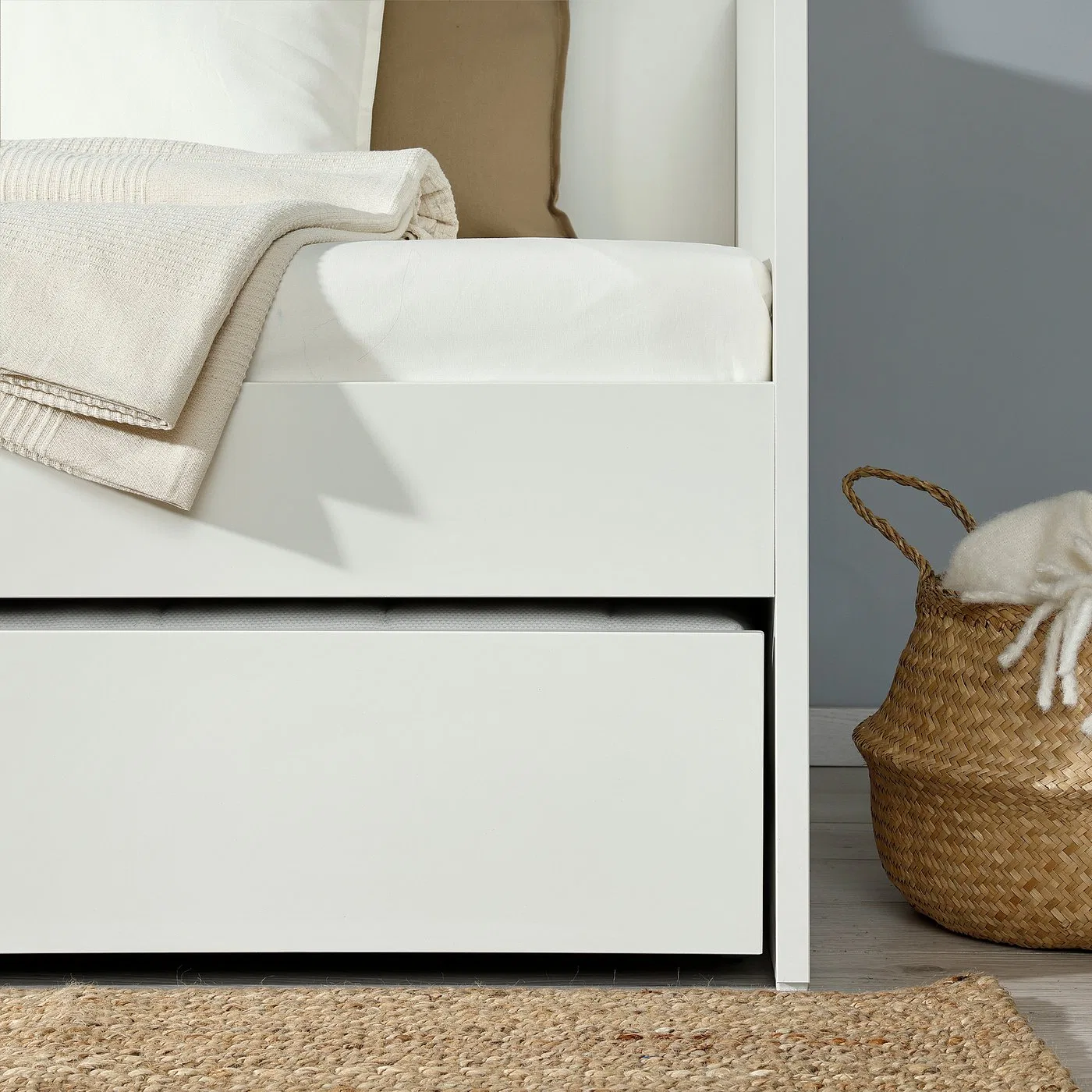 картинка Выдвижная кровать IKEA VIHALS, 80x200 см, белый от магазина Одежда+