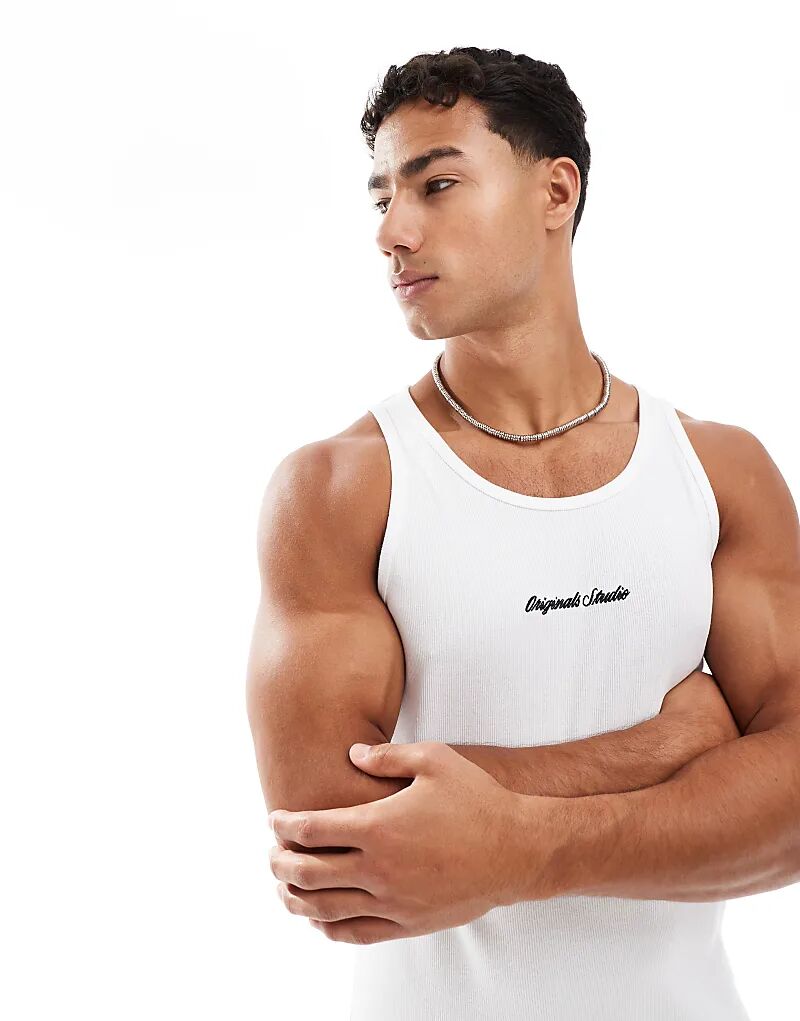картинка Ребристый жилет Jack & Jones с вышивкой белого цвета от магазина Одежда+