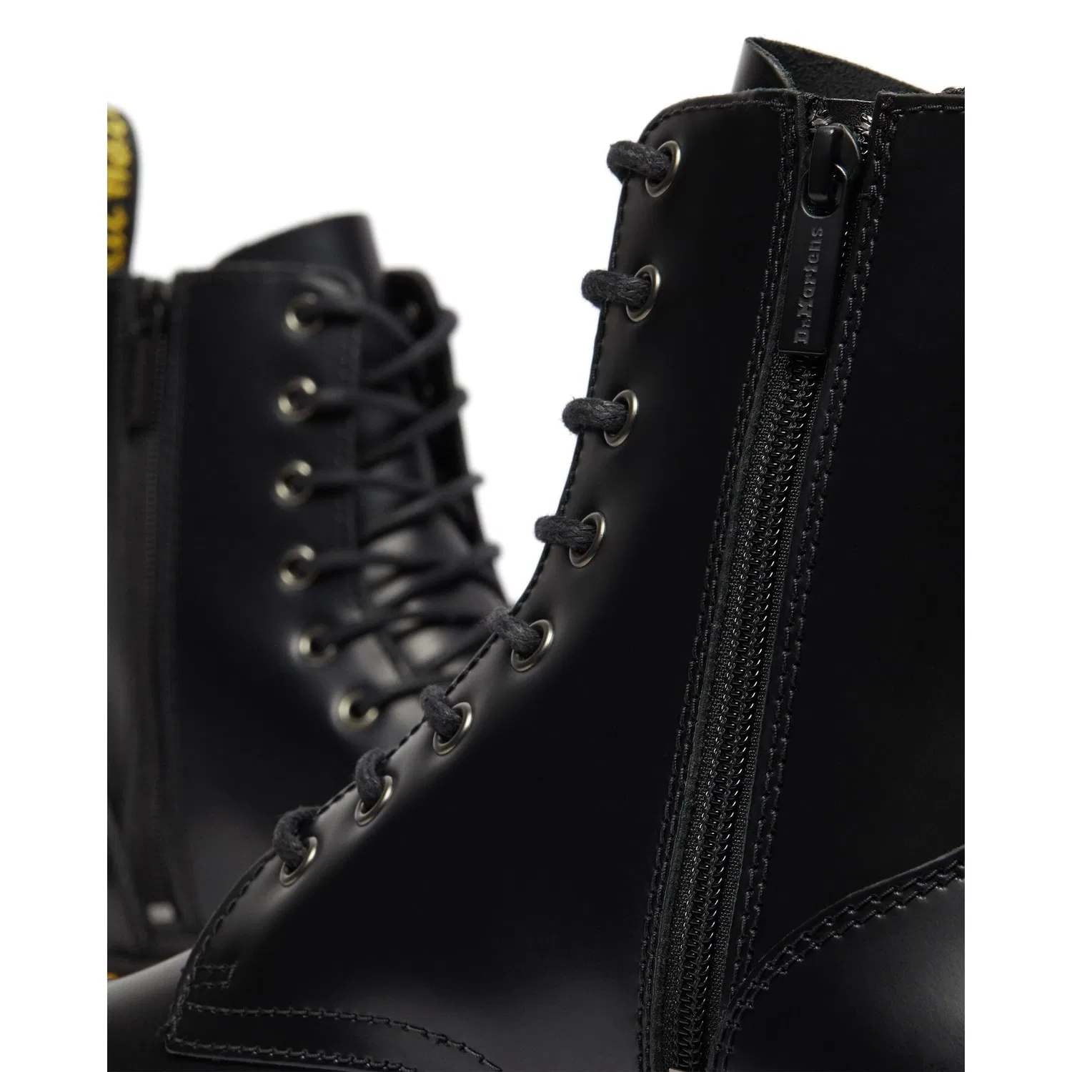 картинка Ботинки мужские Dr. Martens 1460 Milled Smooth, черные полированные от магазина Одежда+