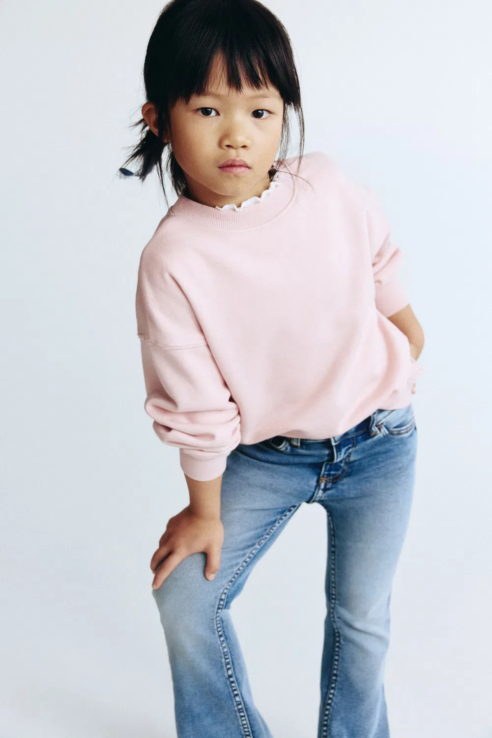 картинка Очень мягкие джинсы-клеш H&M, Denimblau от магазина Одежда+