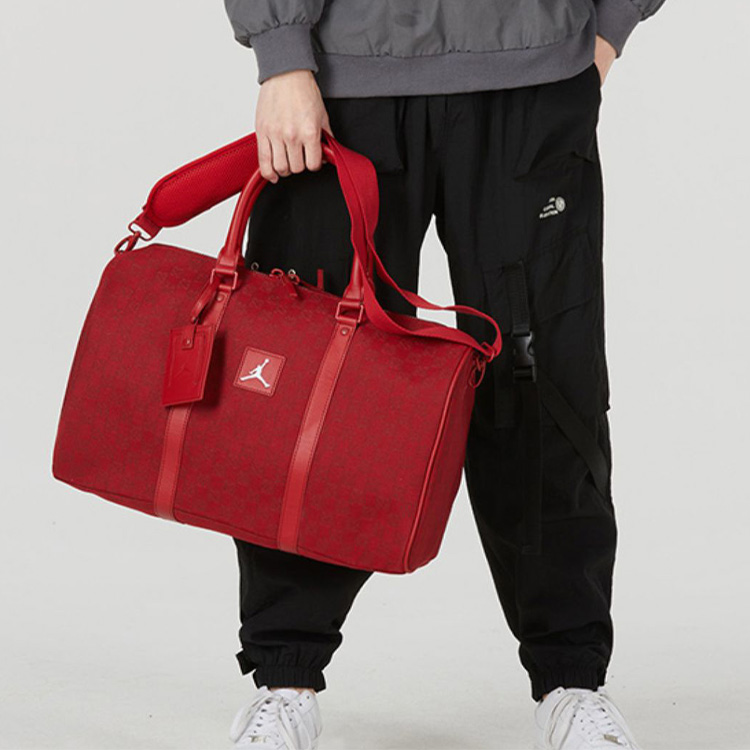 картинка Спортивная сумка Air Jordan Monogram, красный от магазина Одежда+