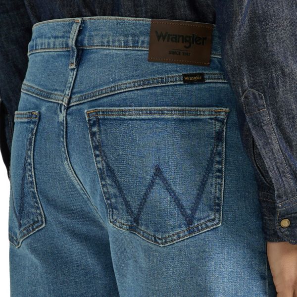 картинка Мужские джинсы Wrangler Regular Comfort Fit, светло-синий от магазина Одежда+