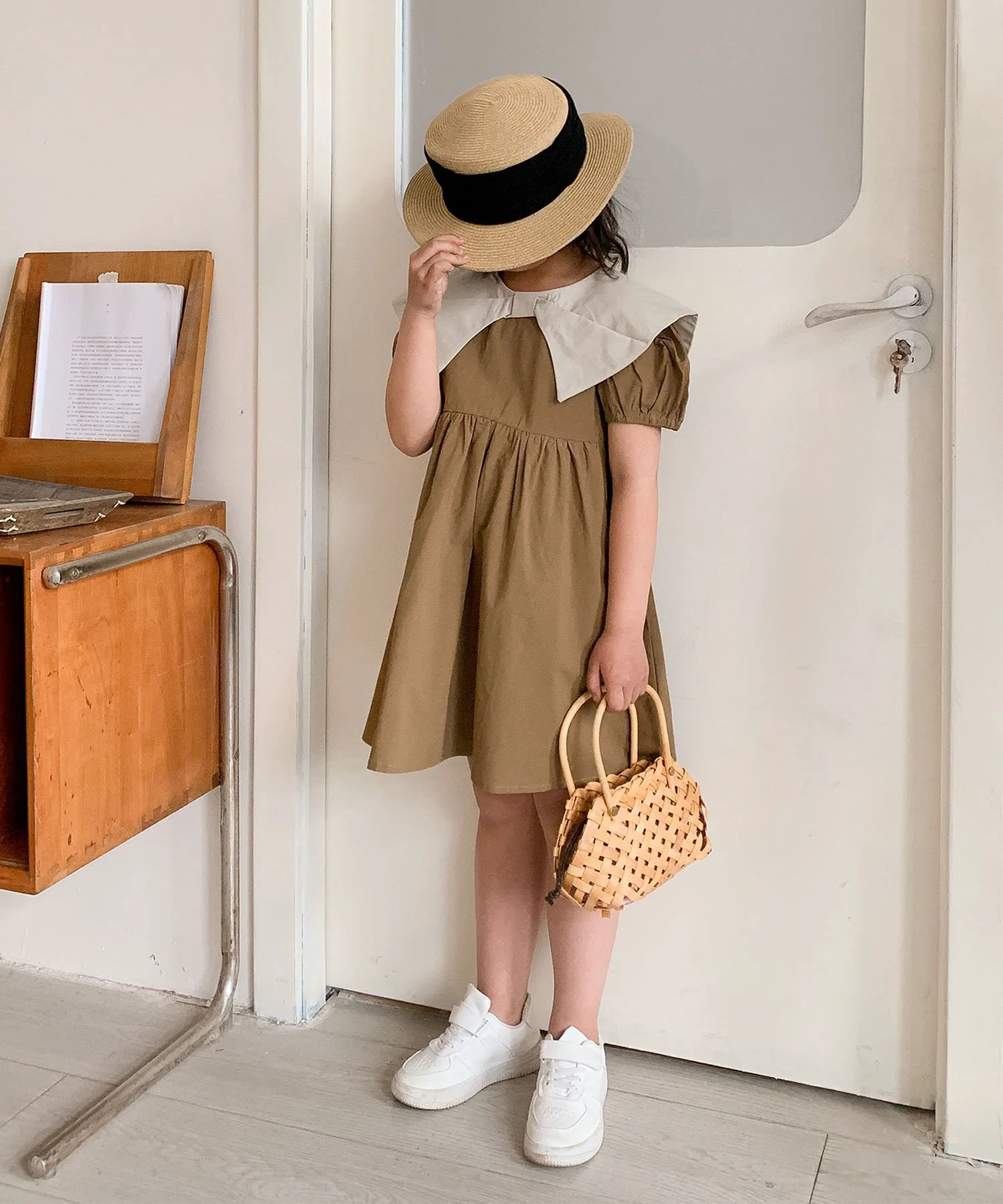 картинка Платье с большим воротником Aimoha Kids, coffee от магазина Одежда+