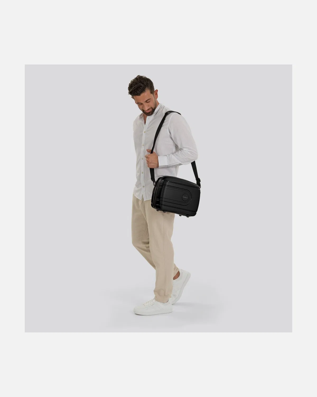 картинка Косметичка Essentials, 11 предметов, 34 см Redolz, Black от магазина Одежда+