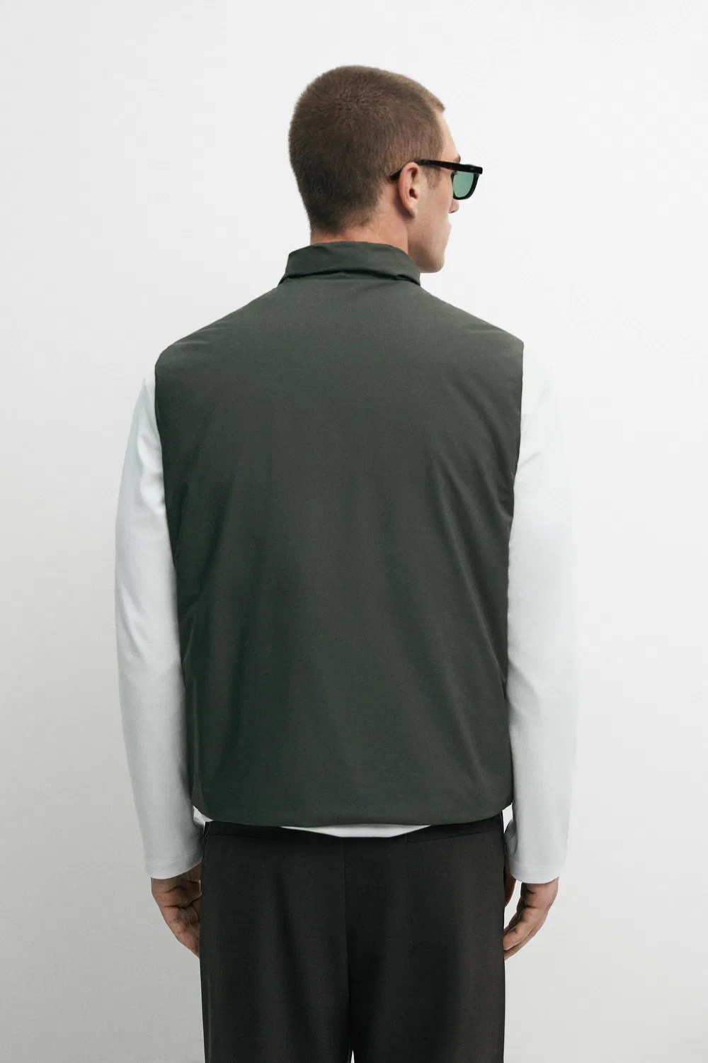 картинка Жилет Massimo Dutti Ultra-lightweight Water-repellent Down, темный меланж от магазина Одежда+