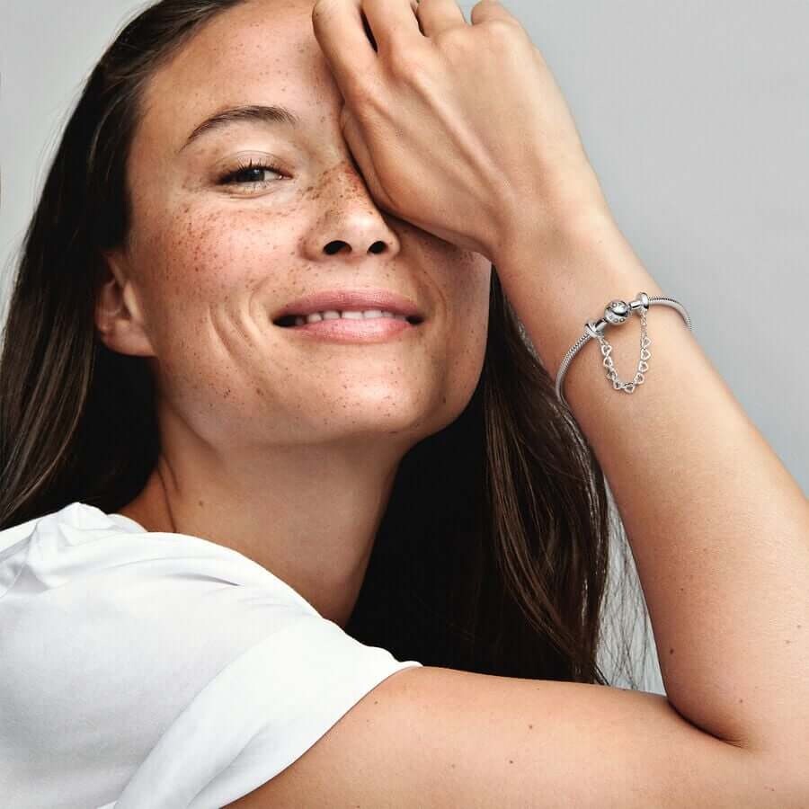картинка Защитная цепочка Pandora Moments Linked Hearts, серебро от магазина Одежда+