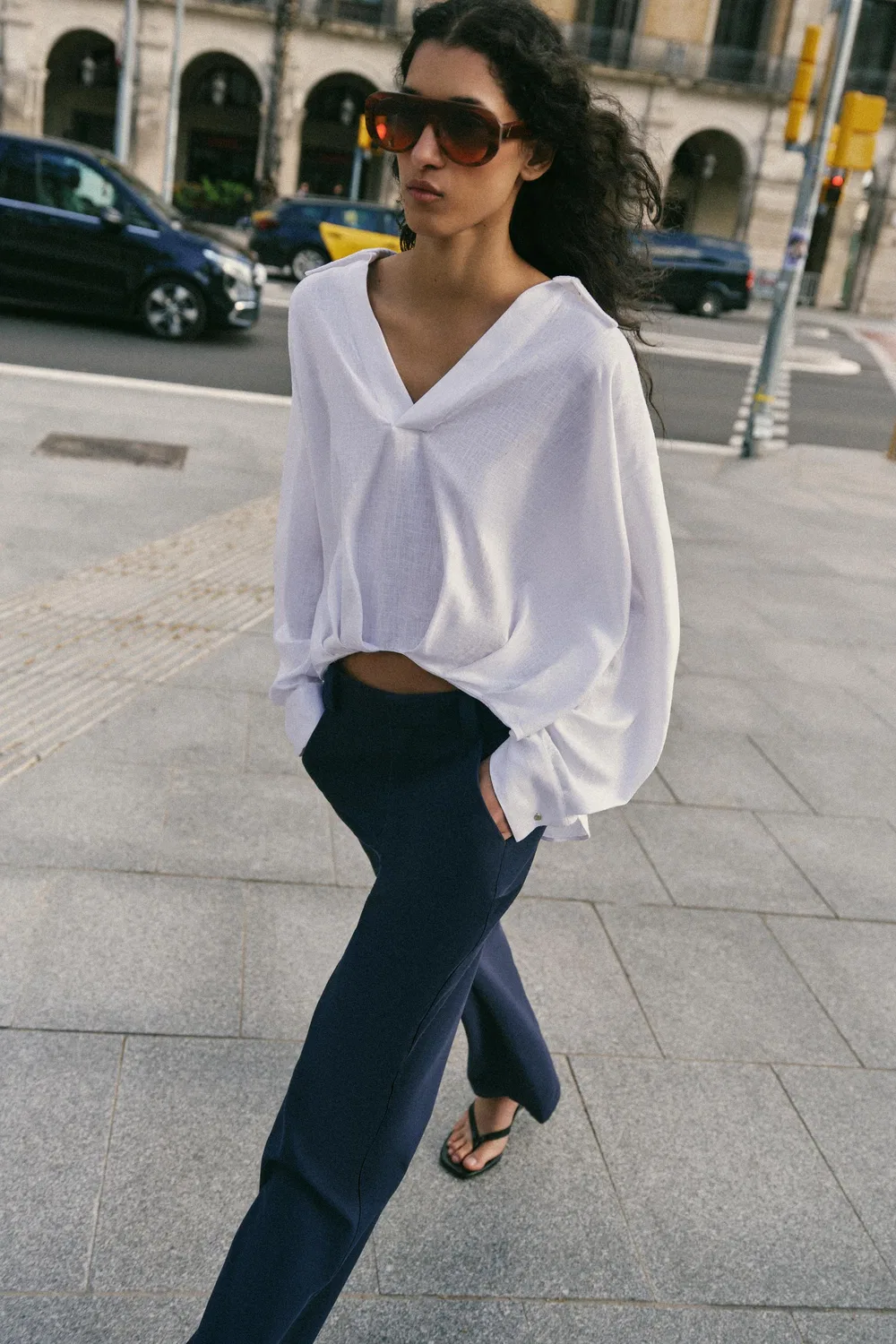 картинка Рубашка из льняной смеси с пышным низом. ZARA, White от магазина Одежда+