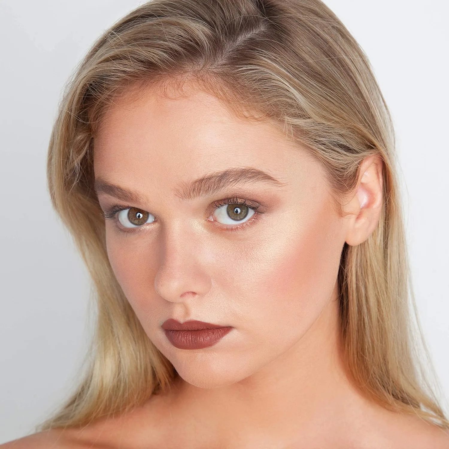 картинка theBalm Bahama Mama Bronzer, Natural Matte от магазина Одежда+