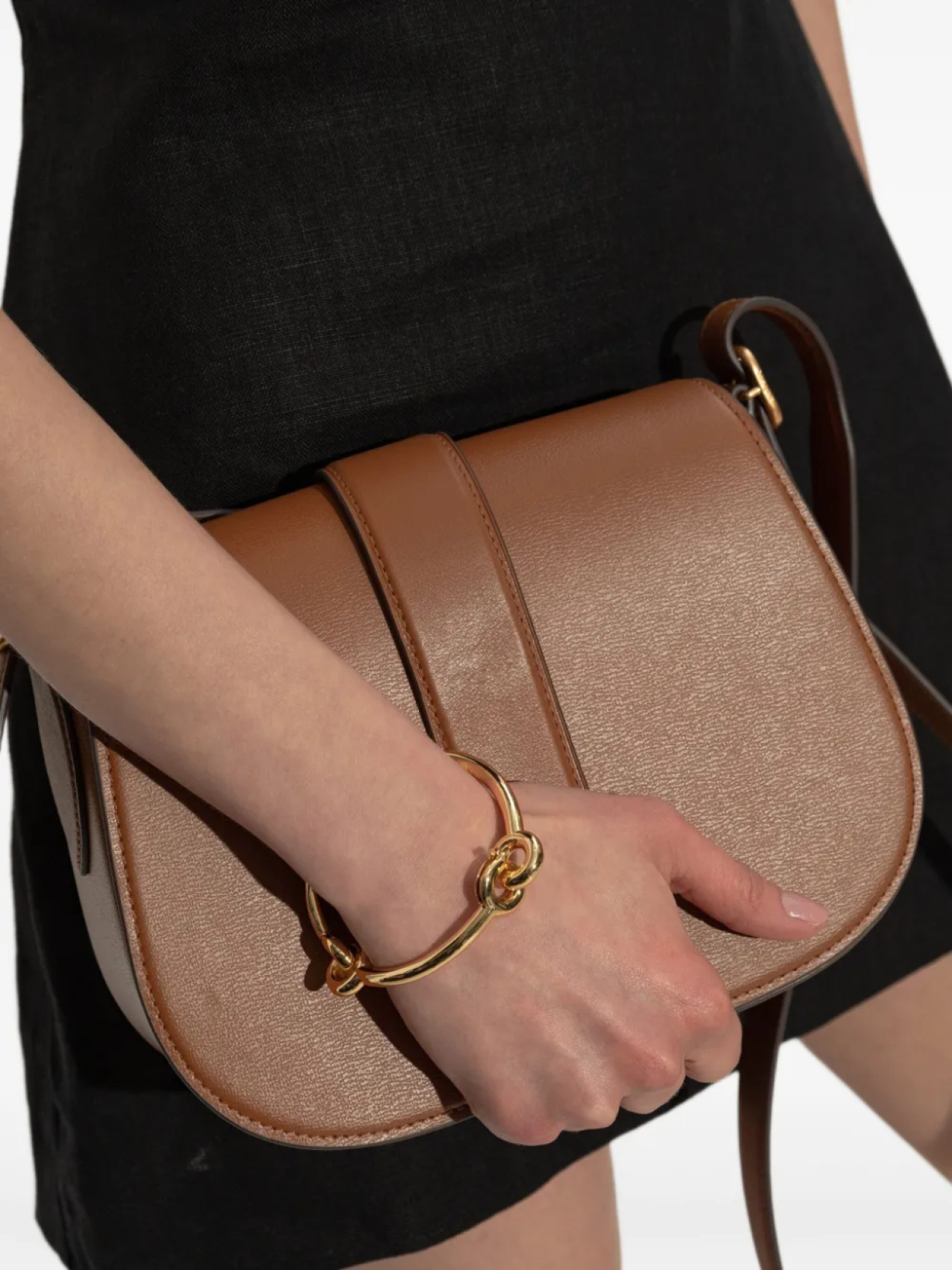 картинка Браслет Kate Spade Interlock, золотой от магазина Одежда+