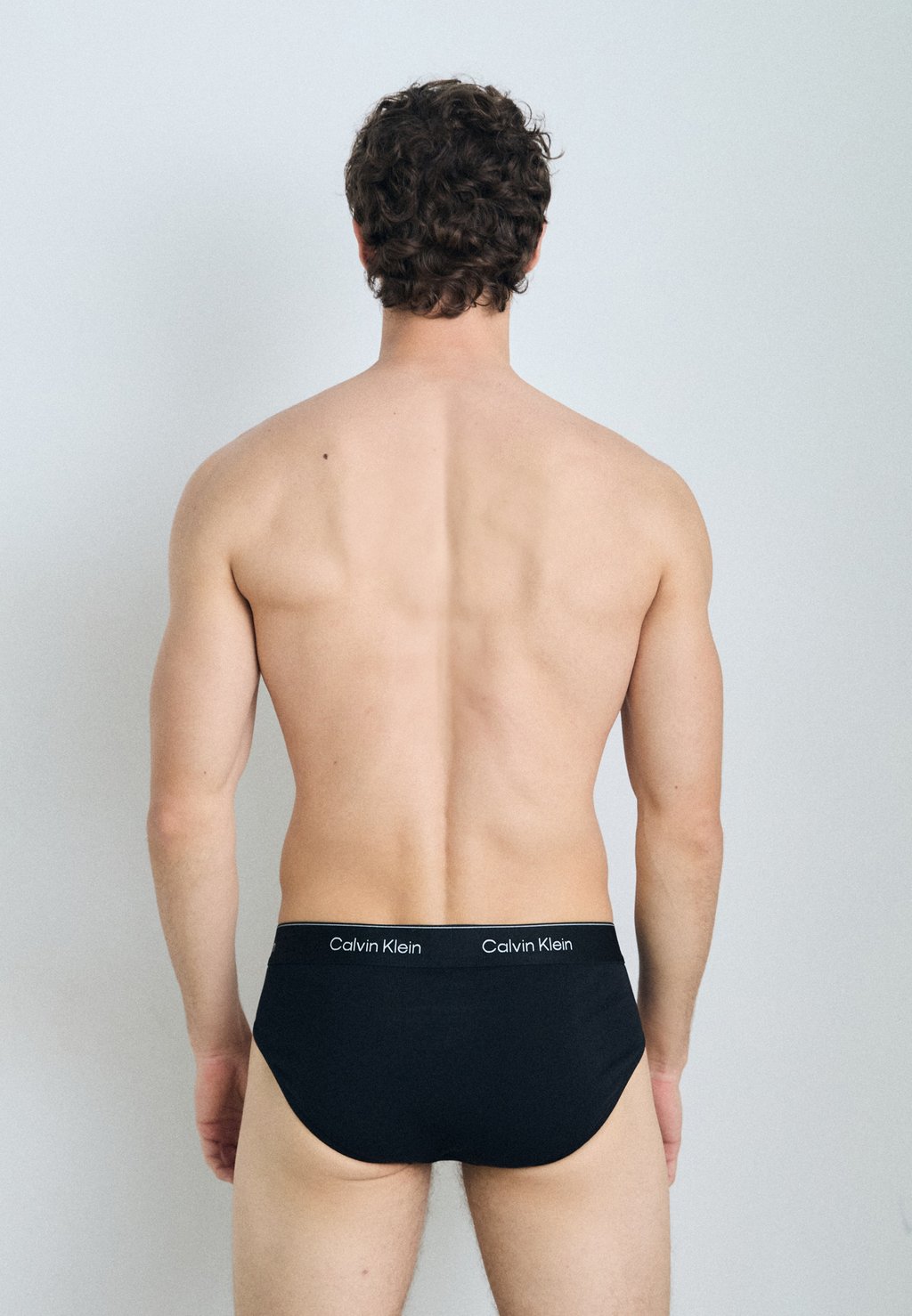 картинка Комплект белья Calvin Klein Underwear Icon, 3 предмета, черный от магазина Одежда+