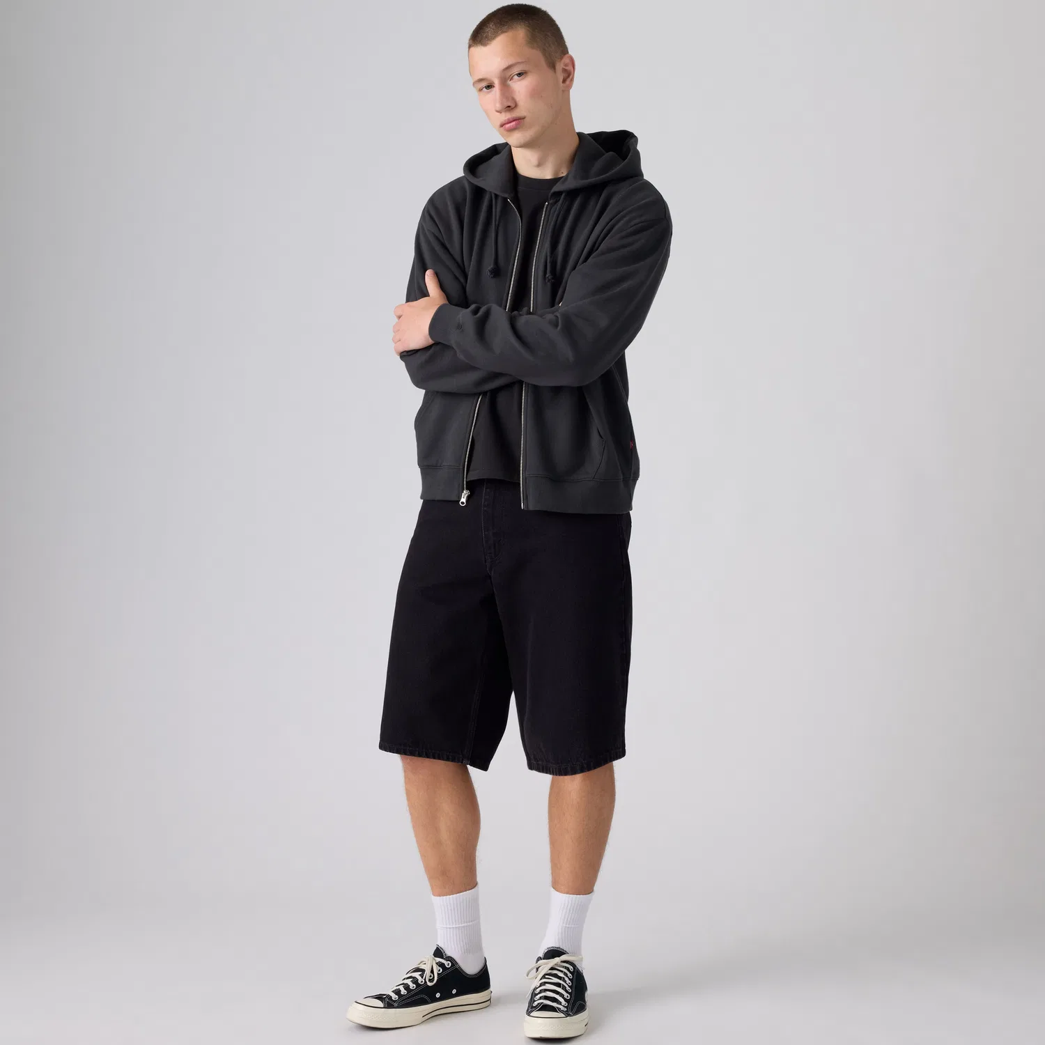 картинка Мужские шорты  Levi's 470 Baggy, черный от магазина Одежда+