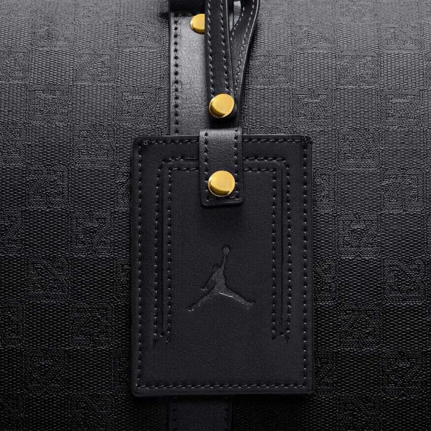 картинка Спортивная сумка Jordan Monogram, черный от магазина Одежда+