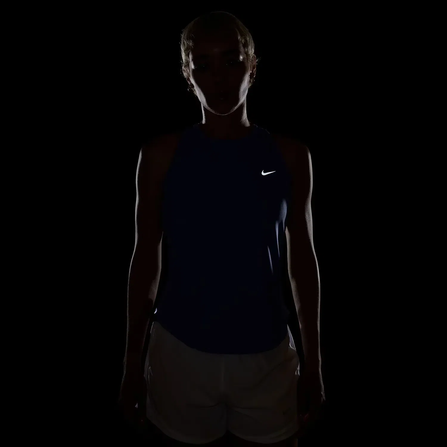 картинка Женская майка Tempo Nike, Morado от магазина Одежда+