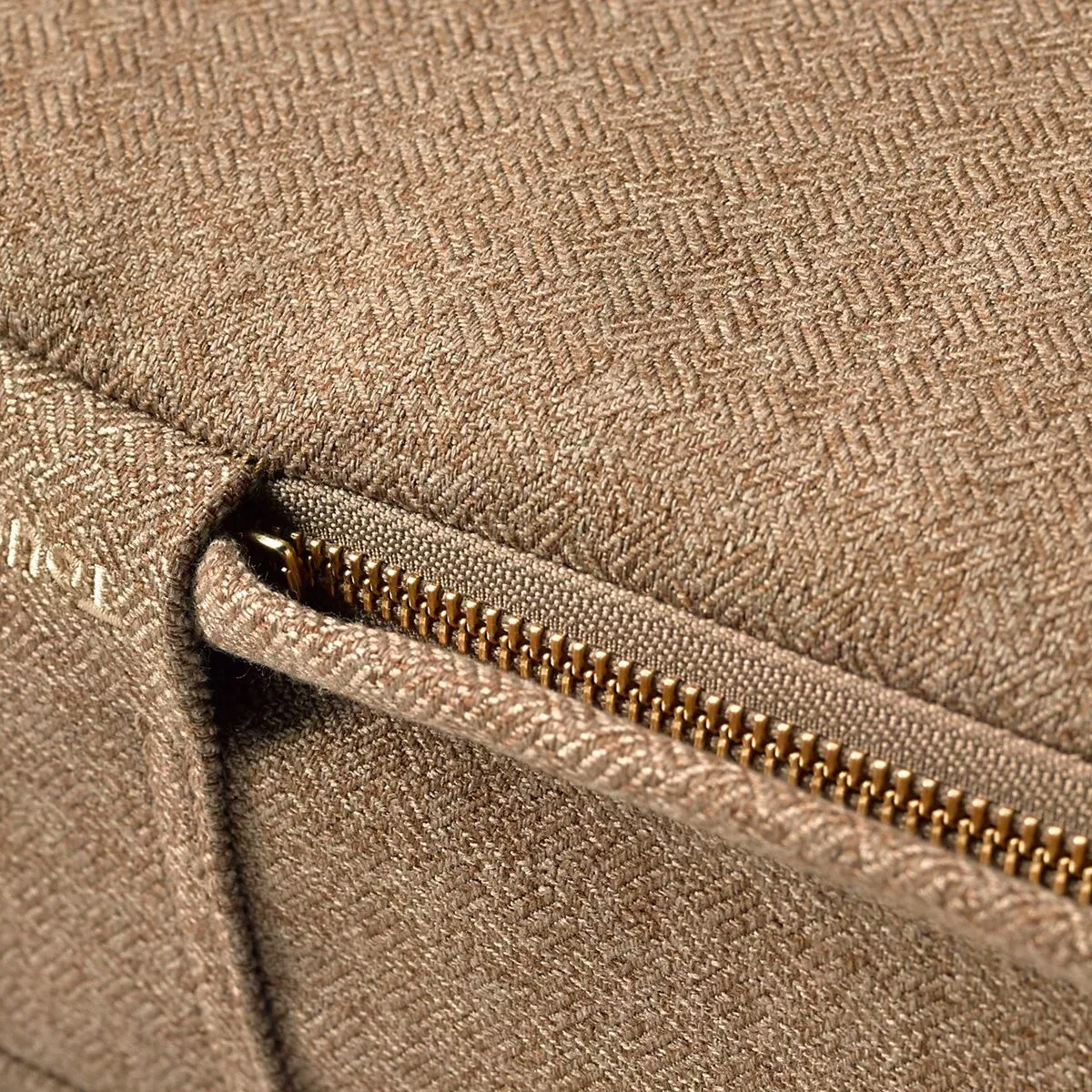 картинка Лежанка для собак ToughChew Orvis, коричневый от магазина Одежда+