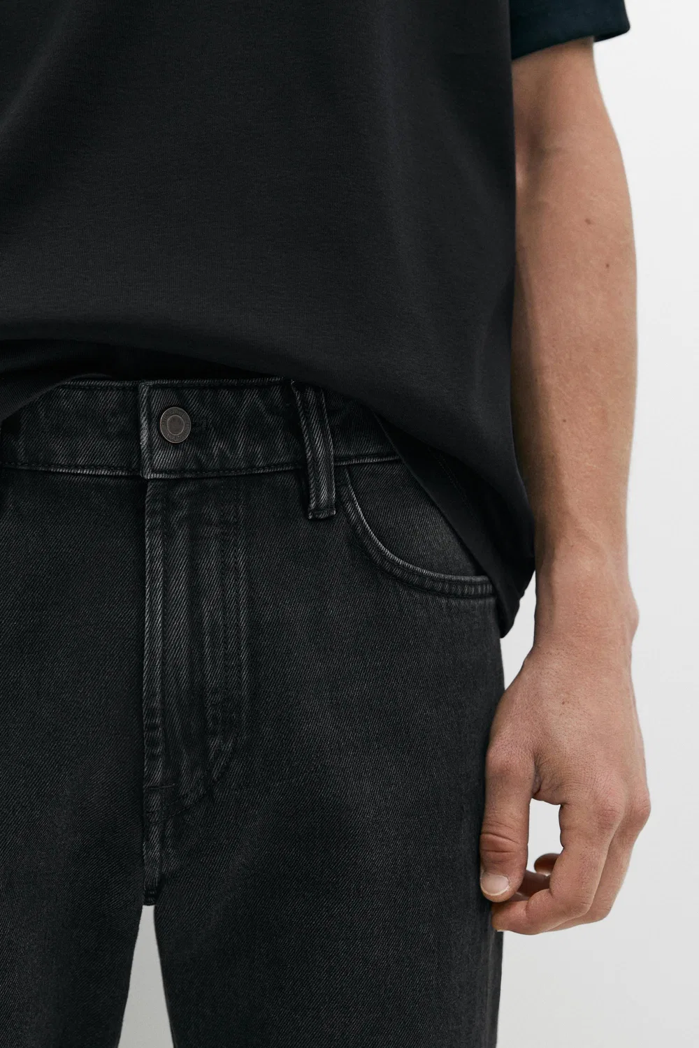картинка Джинсы Massimo Dutti Tapered Fit, угольно-серый от магазина Одежда+