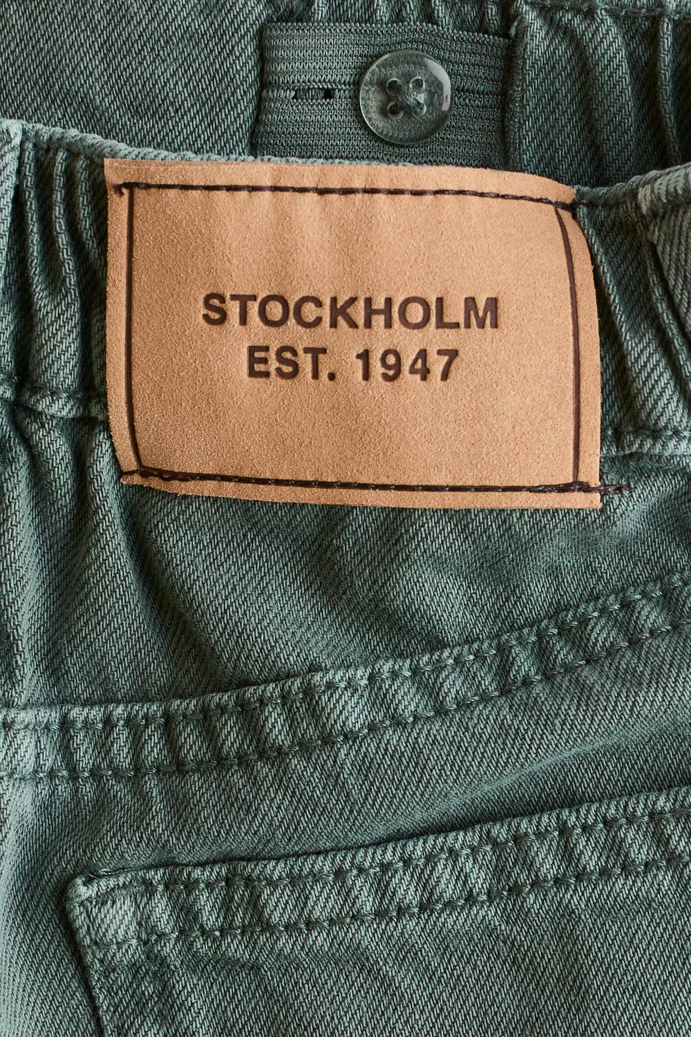 картинка Брюки из саржи с широкими штанинами H&M, Dunkelgrün от магазина Одежда+