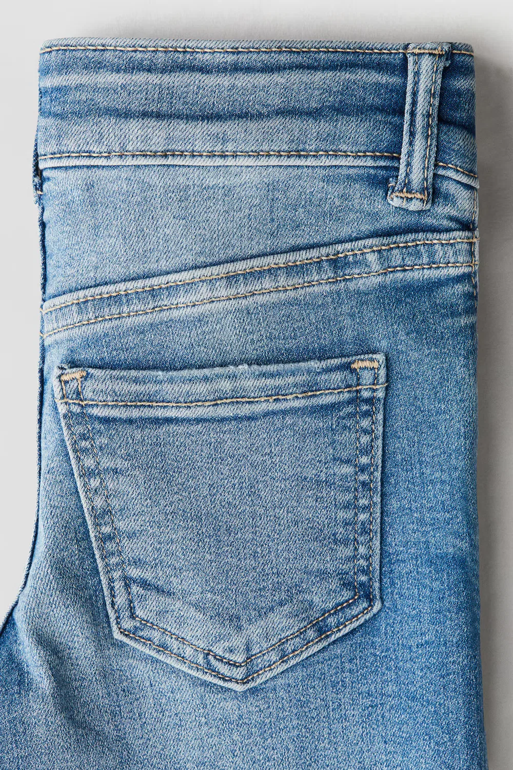 картинка Джинсы с широкими штанинами из суперэластичной ткани H&M, Denimblau от магазина Одежда+