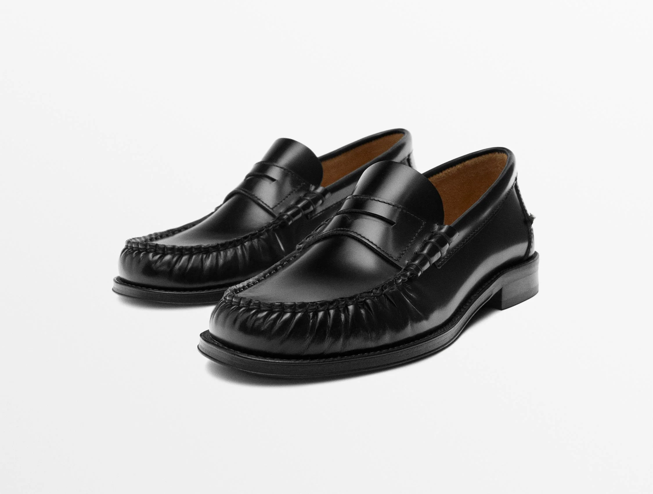 картинка Лоферы женские Massimo Dutti Soft Leather, черный от магазина Одежда+