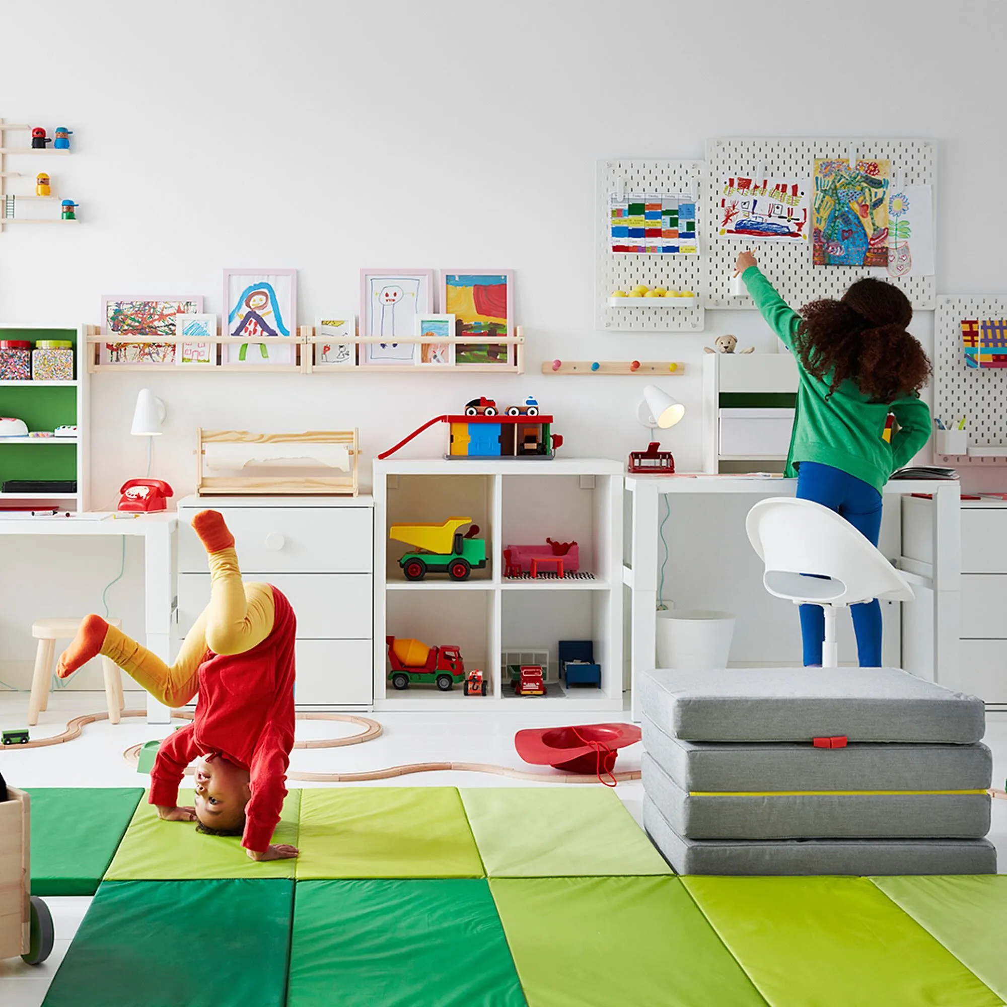 картинка Детский стульчик, белый LOBERGET/SIBBEN IKEA от магазина Одежда+