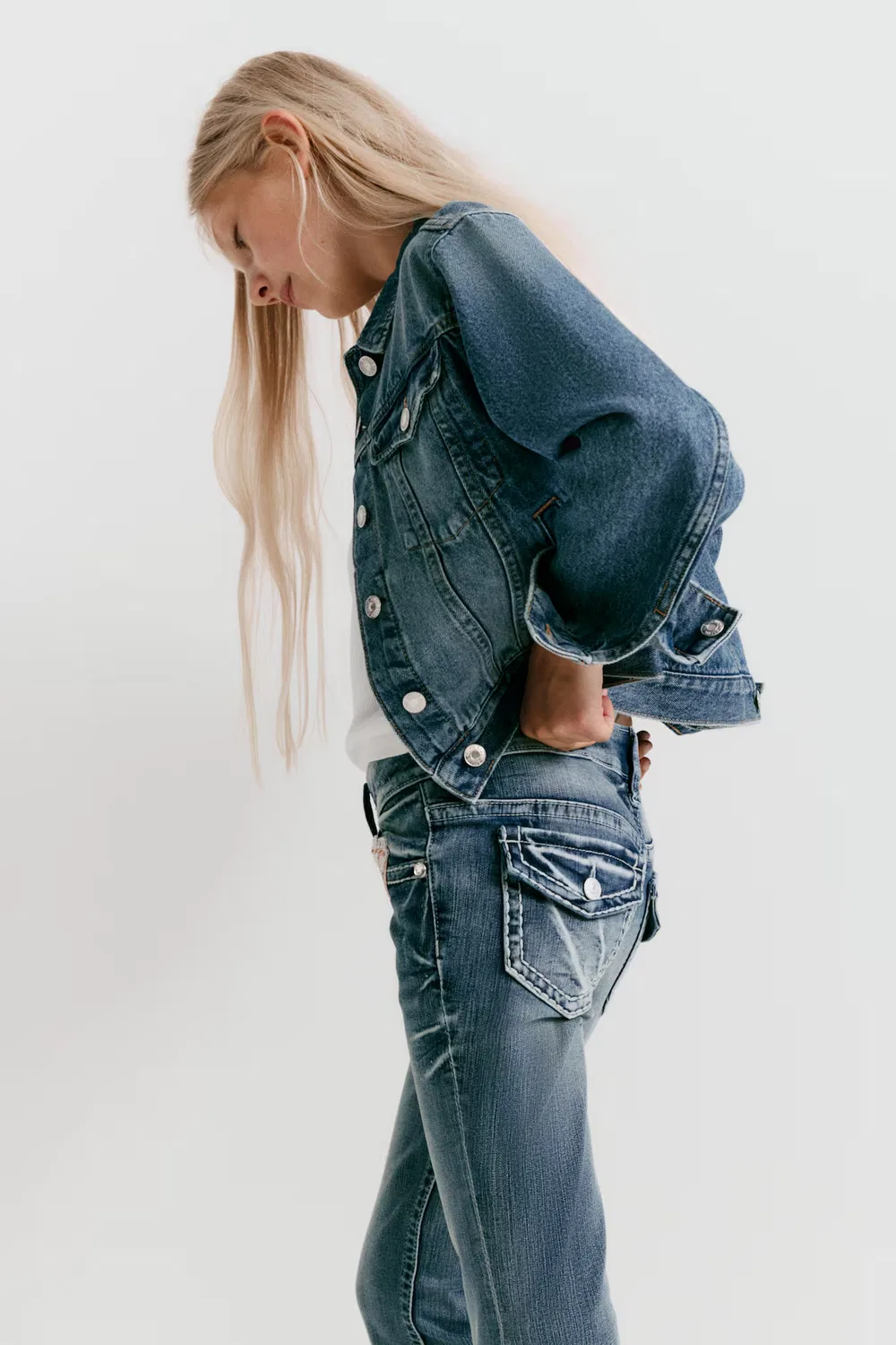 картинка Узкие джинсы-клеш с низкой посадкой H&M, Denimblau от магазина Одежда+