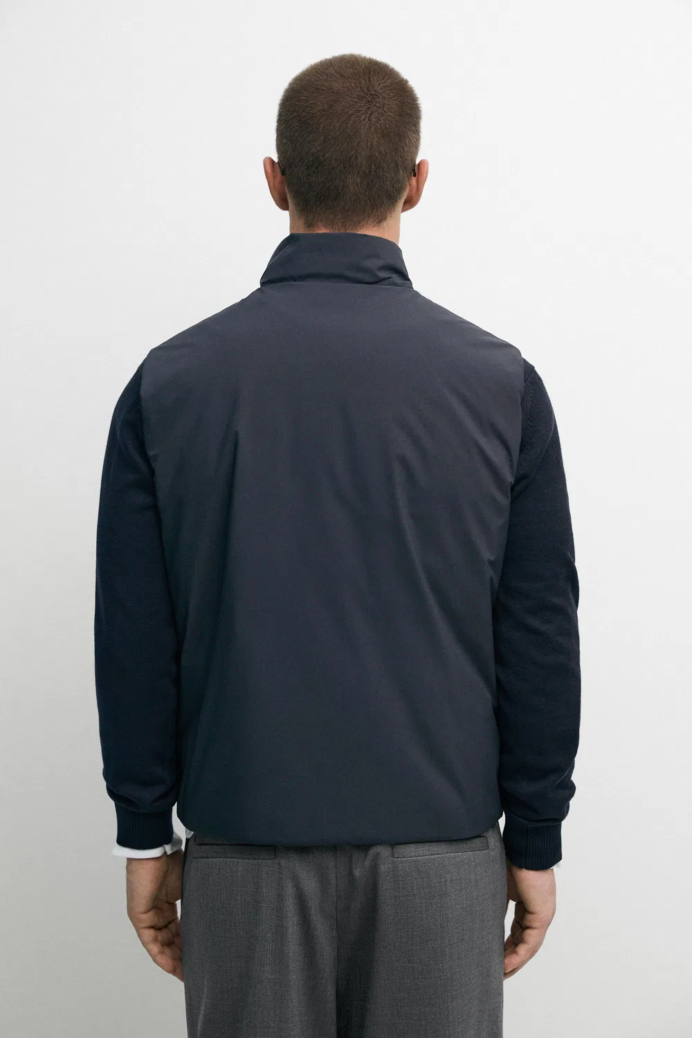картинка Жилет Massimo Dutti Ultra-lightweight Water-repellent Down, темно-синий от магазина Одежда+