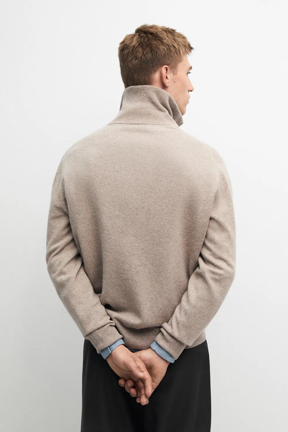картинка Свитер Massimo Dutti Mock Neck Zip-Up Knit, песочный от магазина Одежда+
