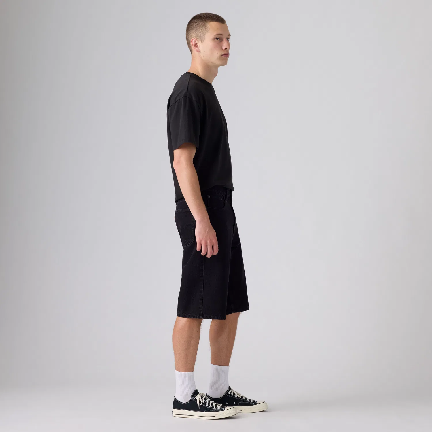 картинка Мужские шорты  Levi's 470 Baggy, черный от магазина Одежда+