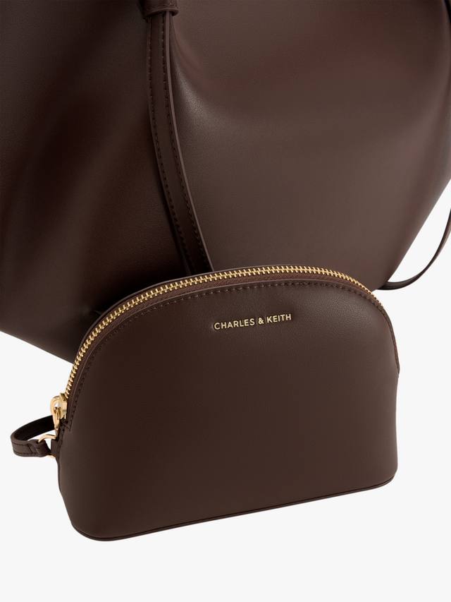 картинка Сумка-тоут Calla XL с магнитной застежкой CHARLES & KEITH от магазина Одежда+