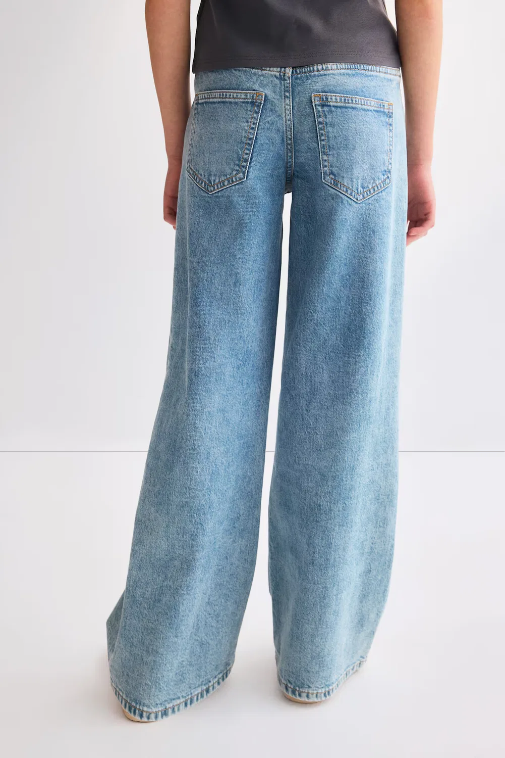 картинка Широкие джинсы с низкой посадкой H&M, Denimblau от магазина Одежда+