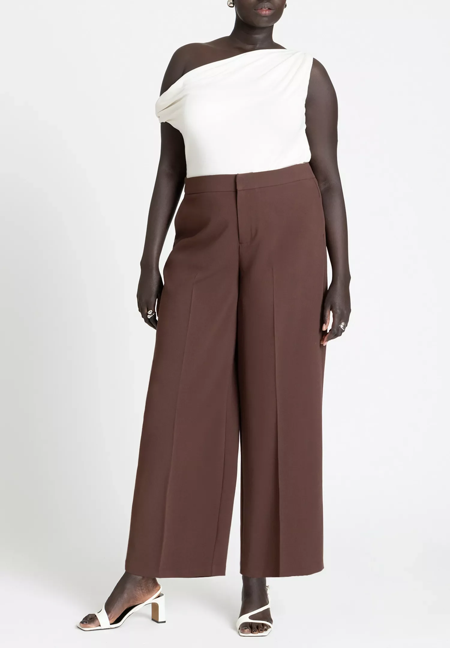 картинка Топ ELOQUII Asym Twist Sleeve, тофу от магазина Одежда+
