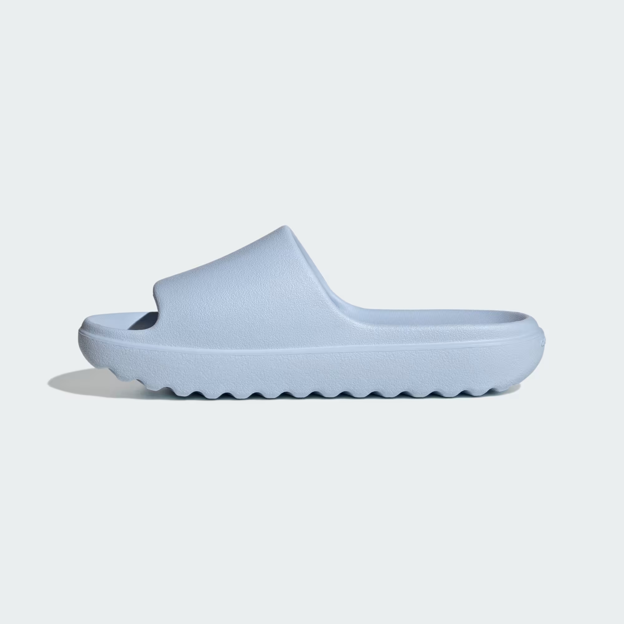 картинка Сандалии Adidas Adilette Lumia IH8922, голубой от магазина Одежда+