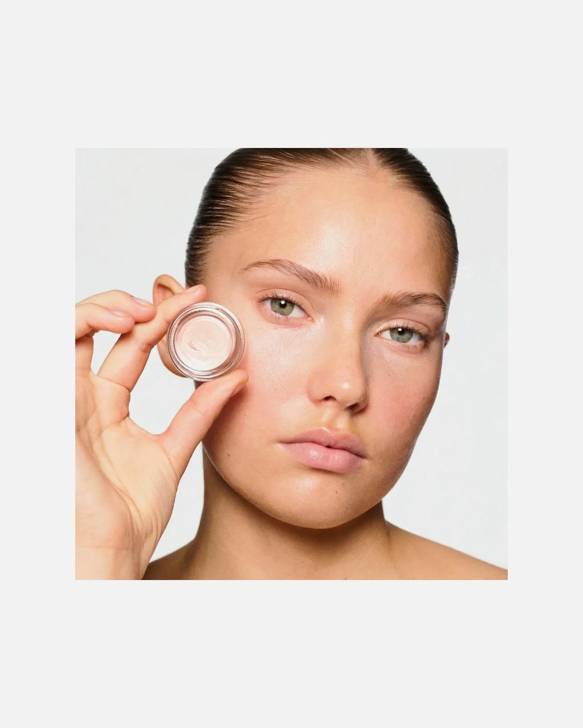 картинка Консилер "Пробуди меня" Caia Cosmetics, Light To Medium от магазина Одежда+