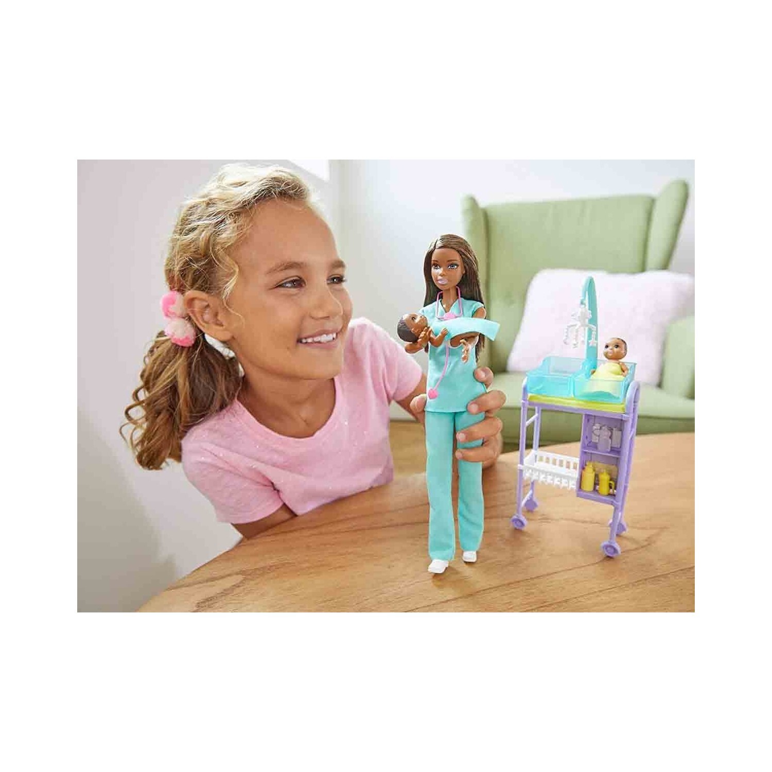картинка Игровой набор Barbie няня от магазина Одежда+