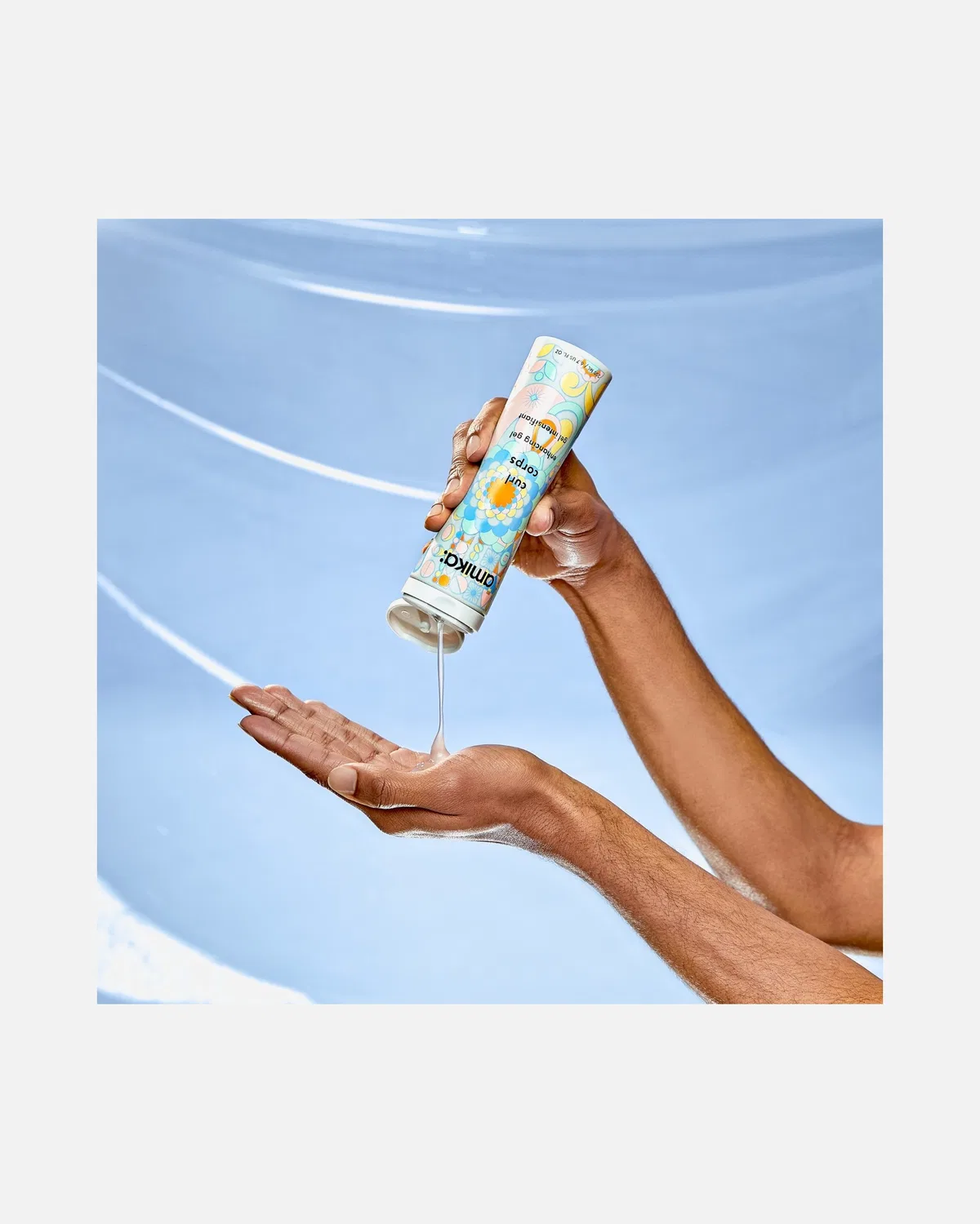 картинка Гель для волос, усиливающий завивку Amika, 200 Ml от магазина Одежда+