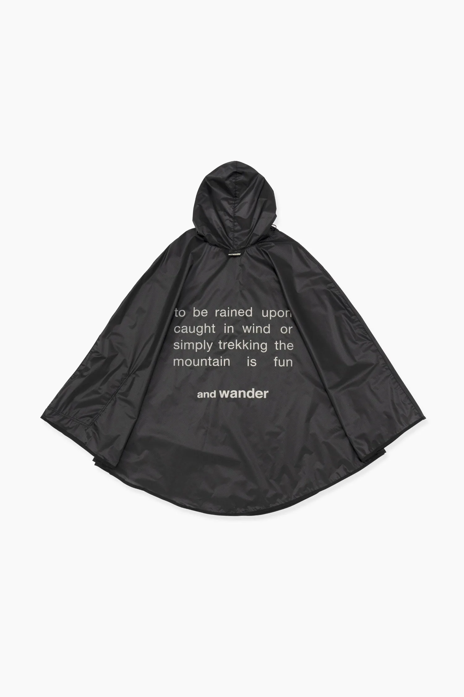 картинка Сил пончо And Wander, charcoal2 от магазина Одежда+