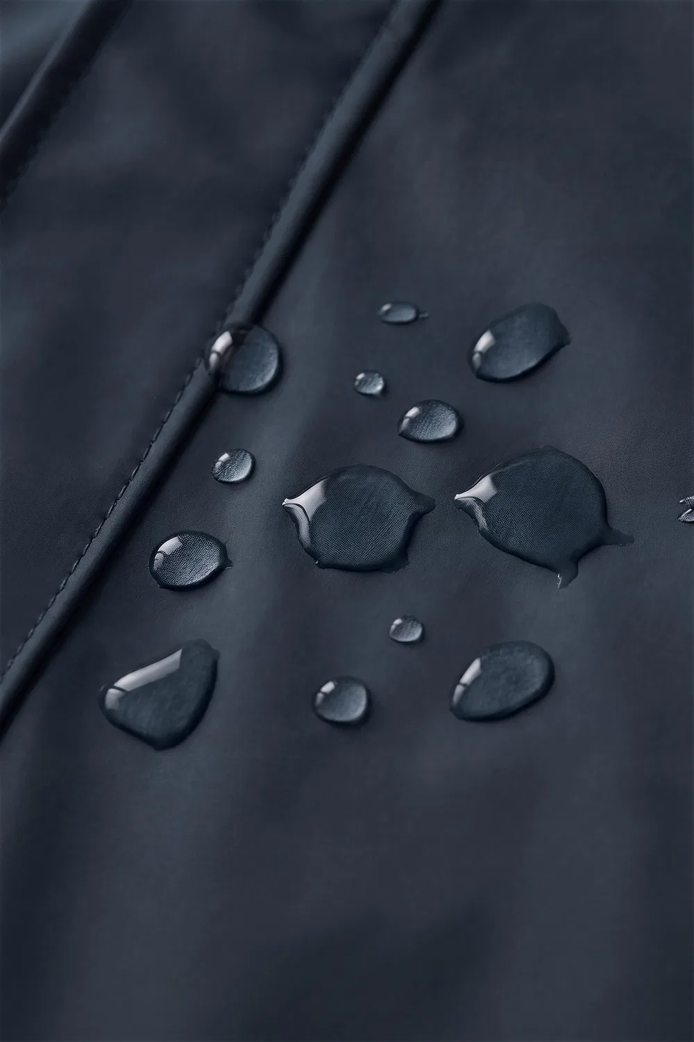 картинка Водоотталкивающий прорезиненный дождевик ZARA, Navy blue от магазина Одежда+